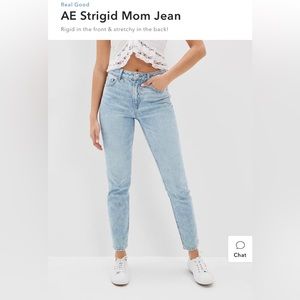 Light wash American Eagle mom jeans